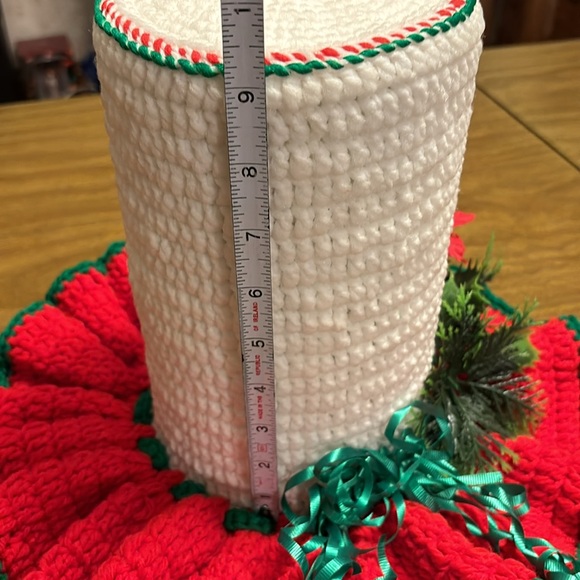 Vintage Early 1980s Christmas Crocheted Large candle centerpiece poinsettia bell - Picture 9 of 10